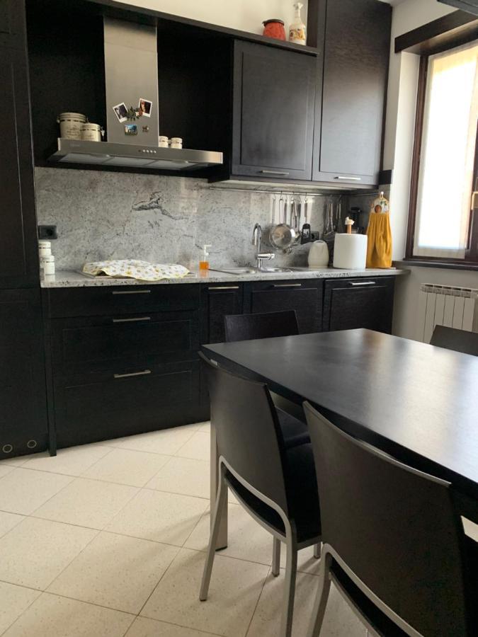 Near Como, Charming Apartment With Fireplace 格兰达泰 外观 照片